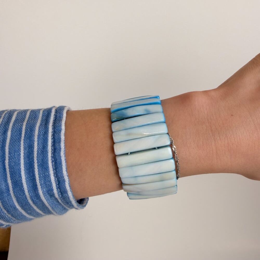 Vintage Mother of Pearl Blue-Colored Shell Bangle